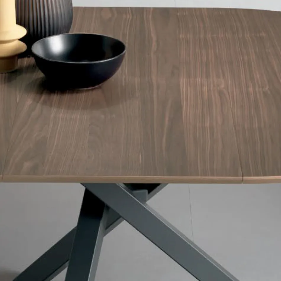 Mesa redonda extensível em madeira folheada - Tonico Viadurini