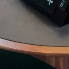 Mesa redonda com tampo em madeira maciça de nogueira natural, Carlo Viadurini