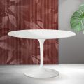Mesa redonda Saarinen Tulip, 74 cm de altura, em cerâmica Florim branca fosca - Scarlet