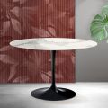 Mesa redonda Saarinen Tulip, 74 cm de altura, em cerâmica fosca Florim Statuario - Escarlate