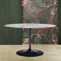 Mesa Tulipa Eero Saarinen H 74 com tampo oval em mármore Arabescato Made in Italy - Escarlate