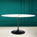 Mesa Tulipa Eero Saarinen H 74 Oval em Cerâmica Calacatta Michelangelo - Escarlate
