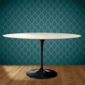Mesa Tulipa de Eero Saarinen, oval, 74 cm de altura, em cerâmica Marmorio, fabricada na Itália - Escarlate