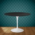 Mesa Tulipa de Eero Saarinen, 74 cm de altura, redonda, em cerâmica Domoos, fabricada na Itália - Escarlate