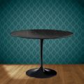 Mesa Tulipa de Eero Saarinen, 74 cm de altura, redonda, em cerâmica Somnia, fabricada na Itália - cor Scarlet