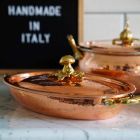 Panela de design oval de cobre estanhado à mão com tampa 27x20 cm - Mariachiara Viadurini