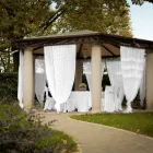 Cortina retrô de linho leve com organza e bordado de luxo italiano - Marinella Viadurini