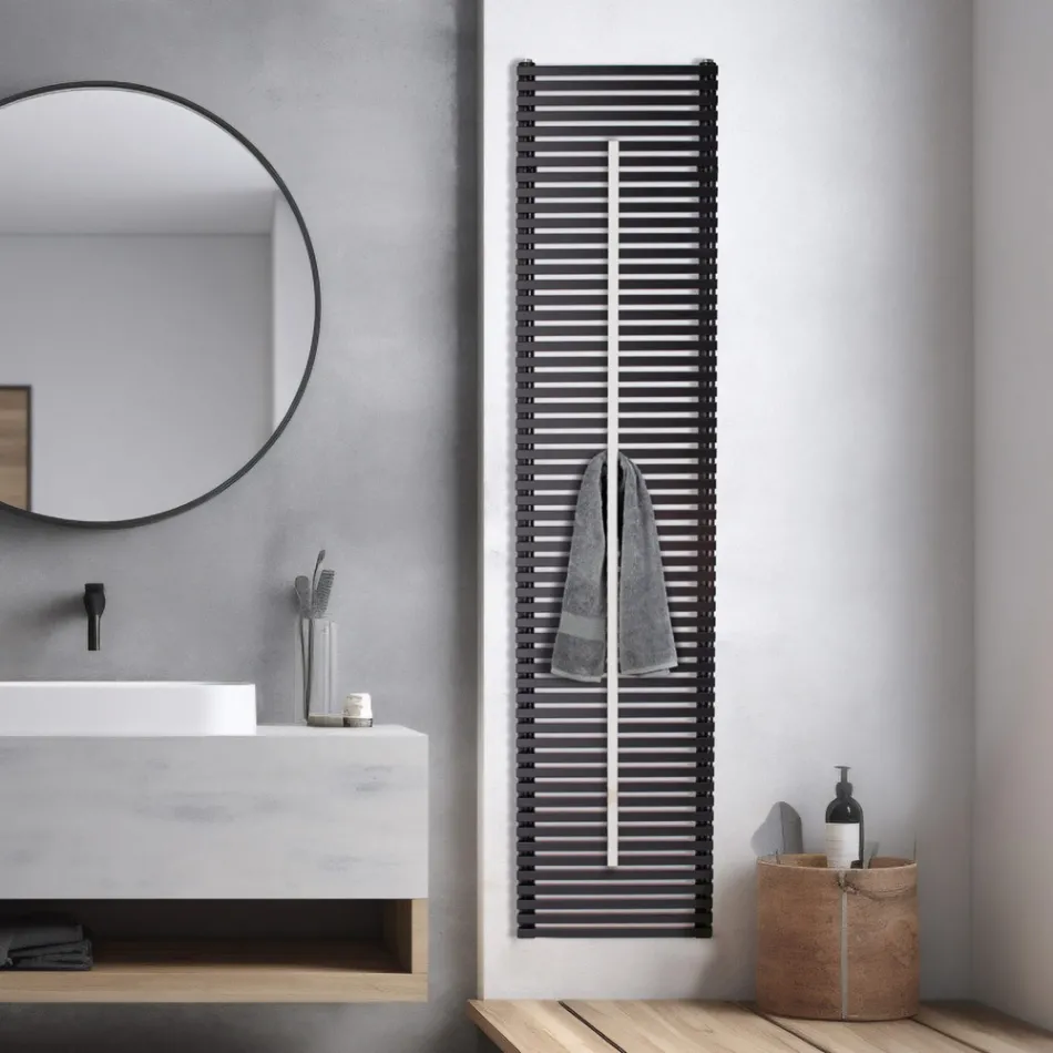 Radiador em aço carbono com toalheiro, fabricado na Itália - Lux Viadurini