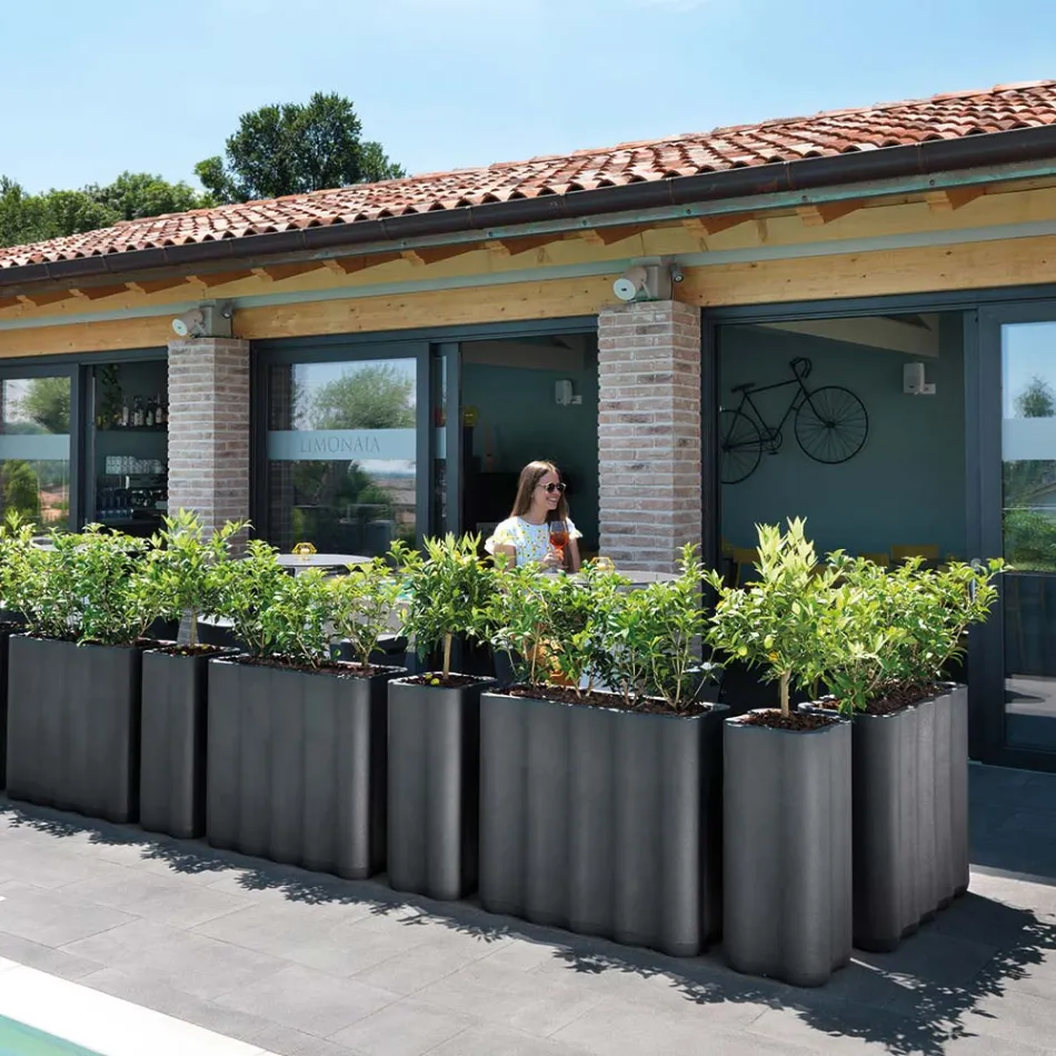 Vaso Exterior em Polietileno Colorido 2 Tamanhos Fabricado na Itália - Barbia Viadurini