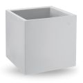 Vaso em Forma Cúbica de Polietileno Colorido Feito na Itália - Tonello