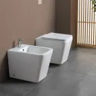 Vaso sanitário de chão com assento cerâmico de fechamento suave e design moderno - Giunco Viadurini