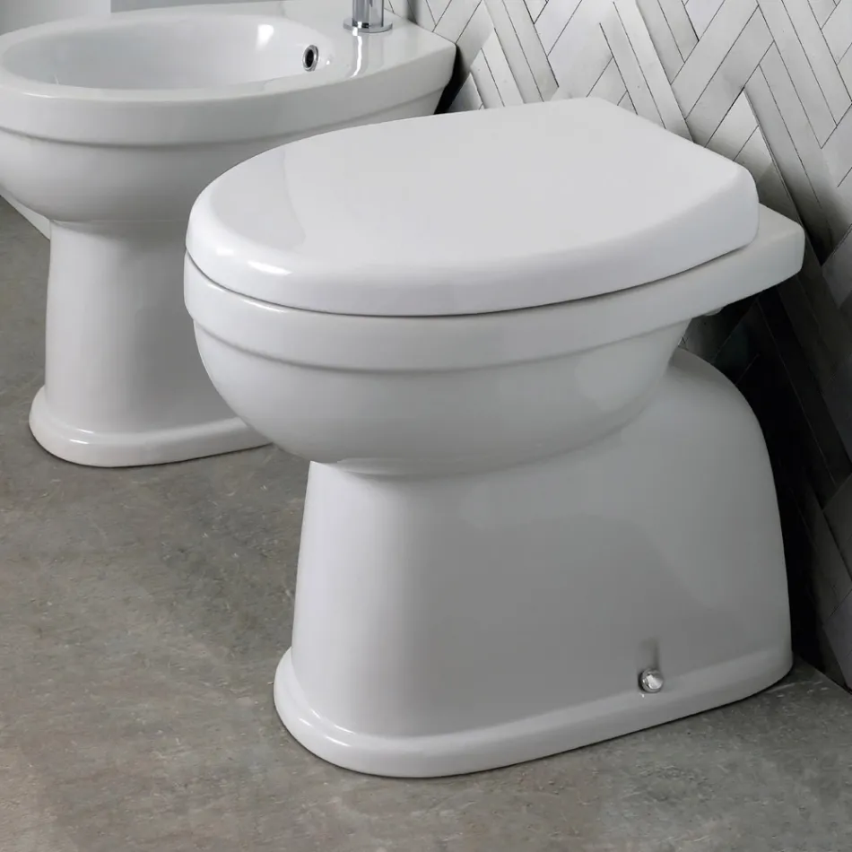 Vaso sanitário moderno de cerâmica branca para instalação no chão, com assento de poliéster - Sílica Viadurini