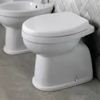 Sanitário de cerâmica para instalação no chão, com assento em poliéster e design moderno - Silica Viadurini