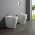 Vaso sanitário de cerâmica Oleander com ralo deslizante e assento com fechamento suave. Viadurini