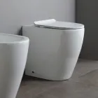 Vaso sanitário de cerâmica Oleander com descarga deslizante e assento com fechamento suave. Viadurini