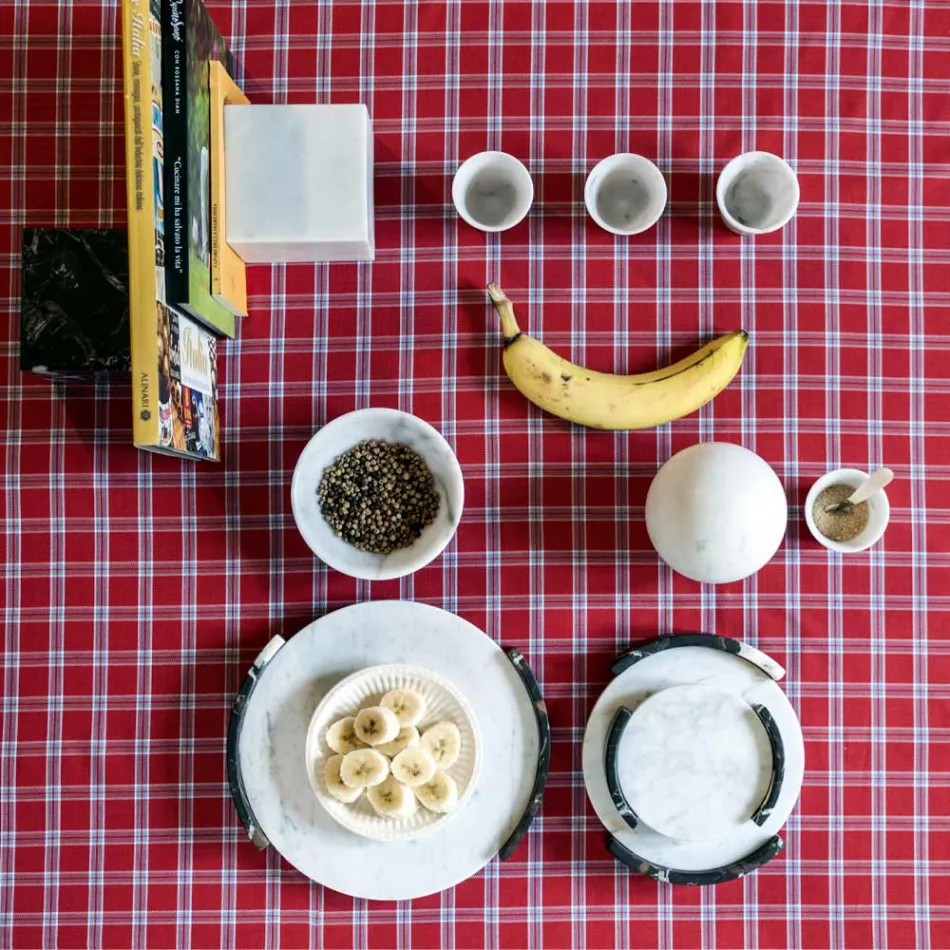 Bandeja redonda moderna em mármore branco de Carrara fabricado na Itália - Chet Viadurini